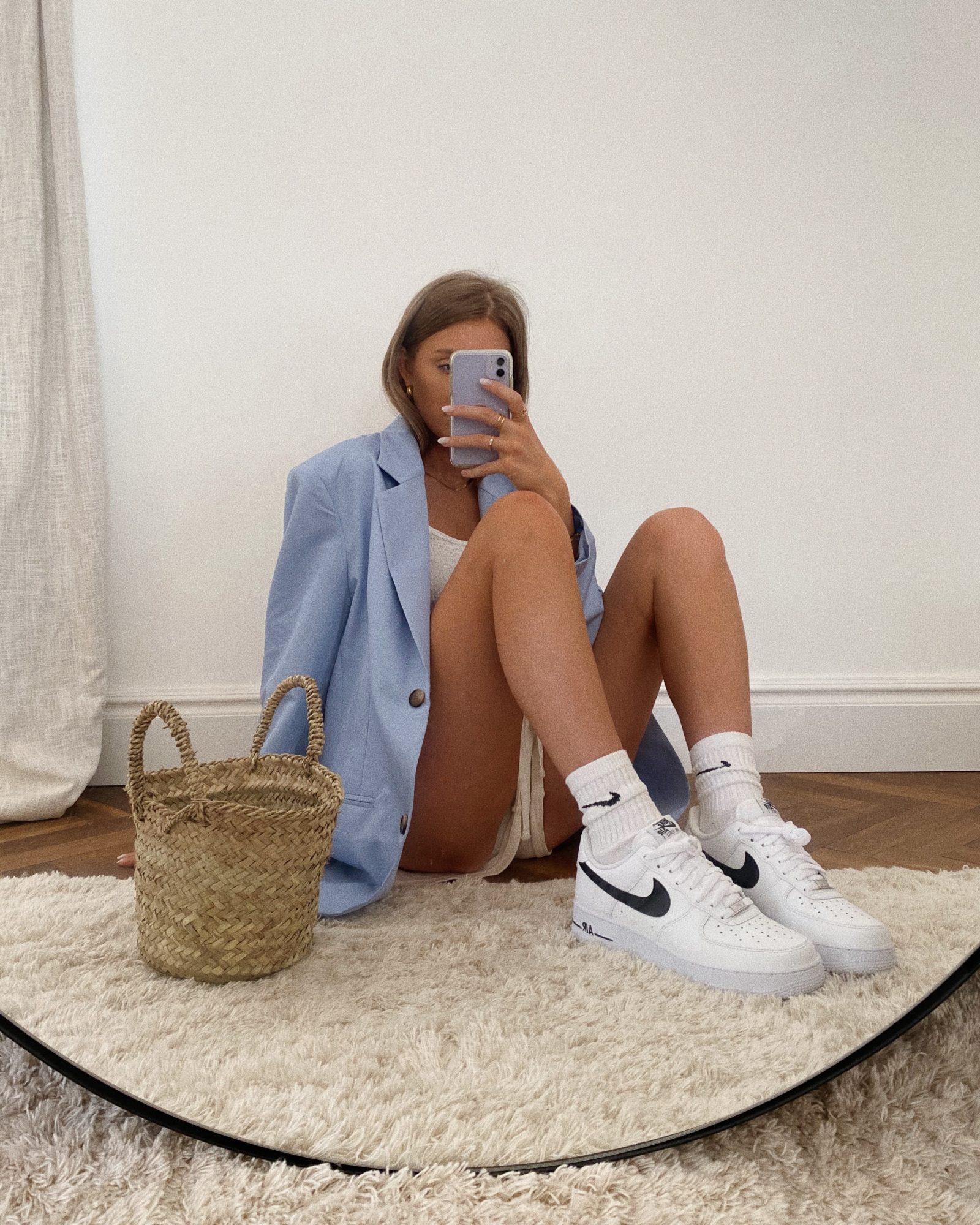 HOW TO STYLE NIKE AIR FORCE ONES with socks