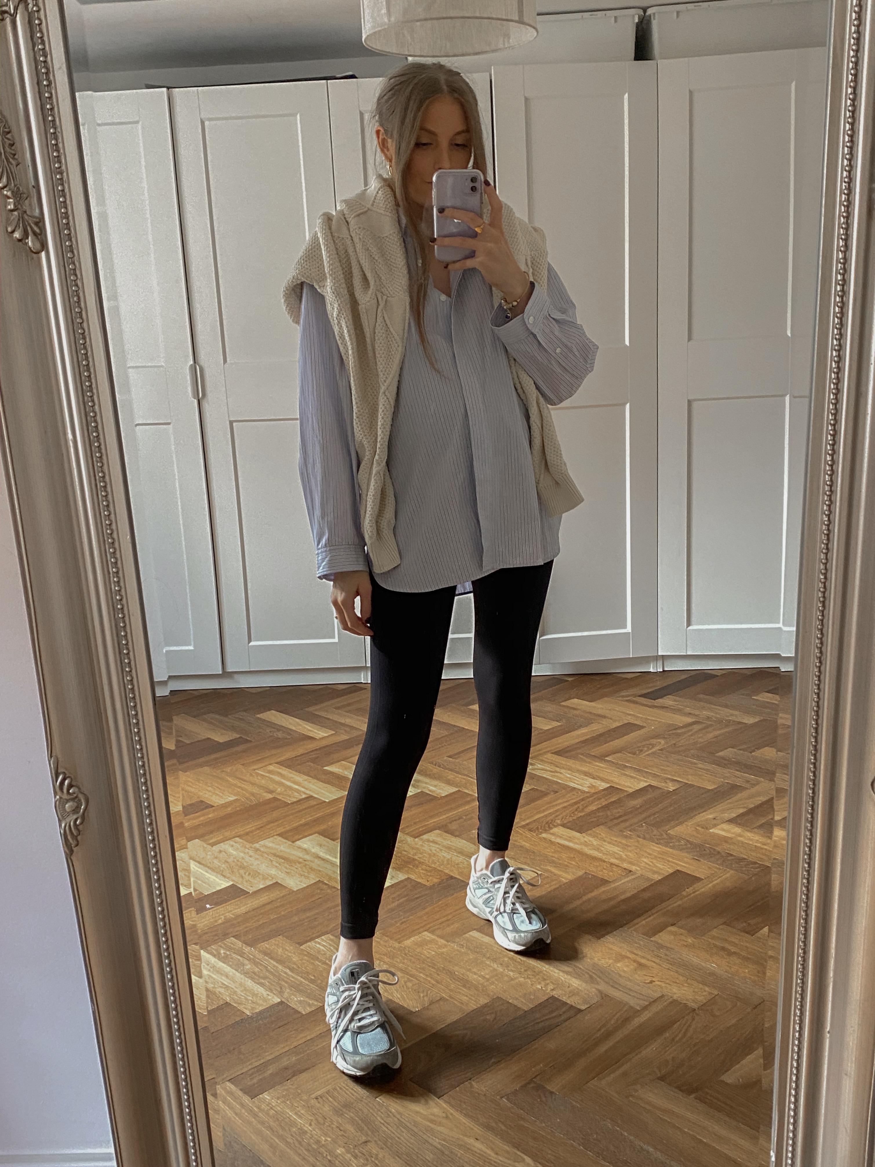 https://usercontent.one/wp/www.lovestylemindfulness.co.uk/wp-content/uploads/2020/11/Outfit-Ideas-With-Maternity-Leggings.jpg