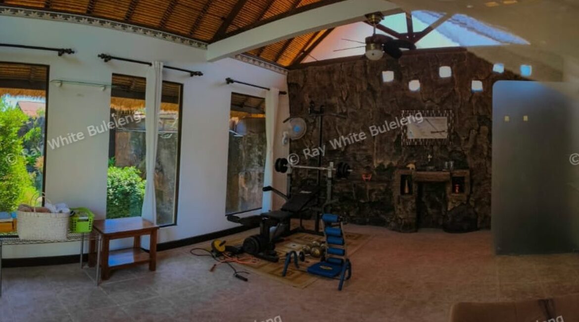 Stunning 4-Bedroom Villa for Sale in Seririt, Bali – Tropical Garden, Pool & Gym | Freehold (SHM)