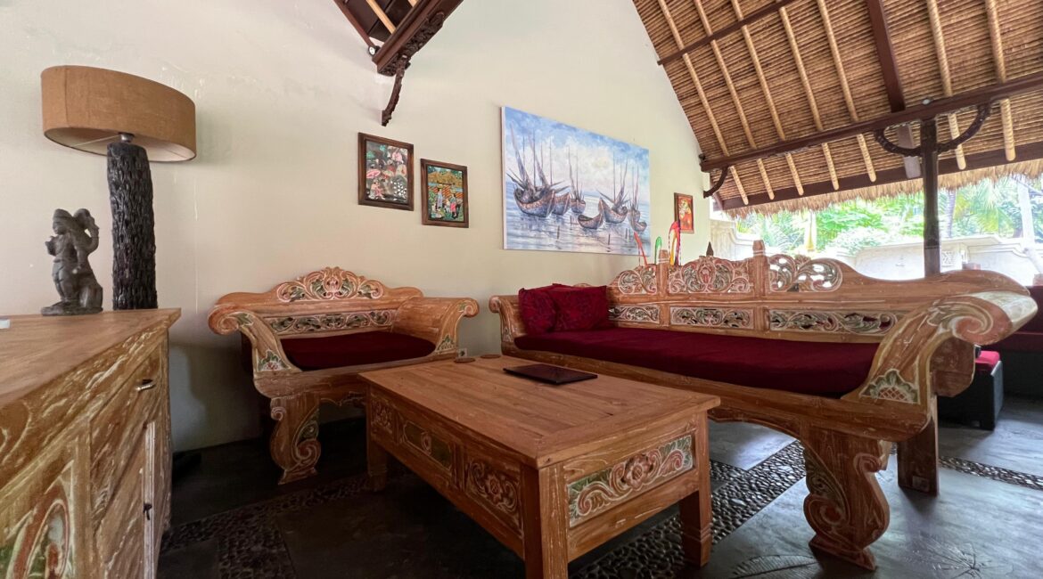 Charming Villa with Expansive Garden Oasis for Sale in Tejakula – 20 Mins from North Bali Airport Development