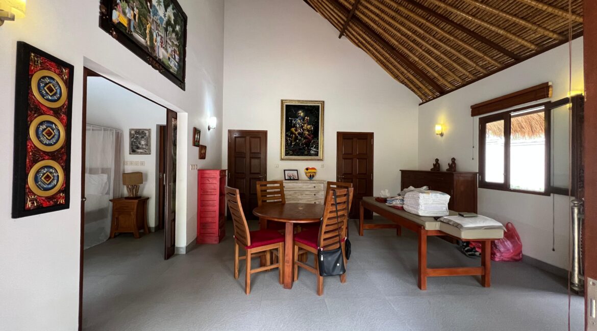 Charming Villa with Expansive Garden Oasis for Sale in Tejakula – 20 Mins from North Bali Airport Development