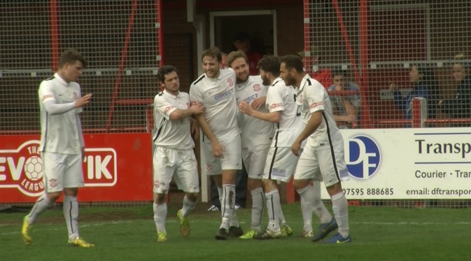 Lincoln Utd players celebrate. (Photo: James Williams)