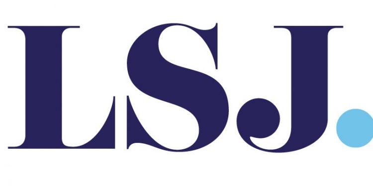 The “prison-like” fencing erected at the University of Manchester has been torn down by students