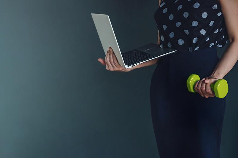 Work Life Balance Concept, present by Business Working Woman hol bewegen op werk