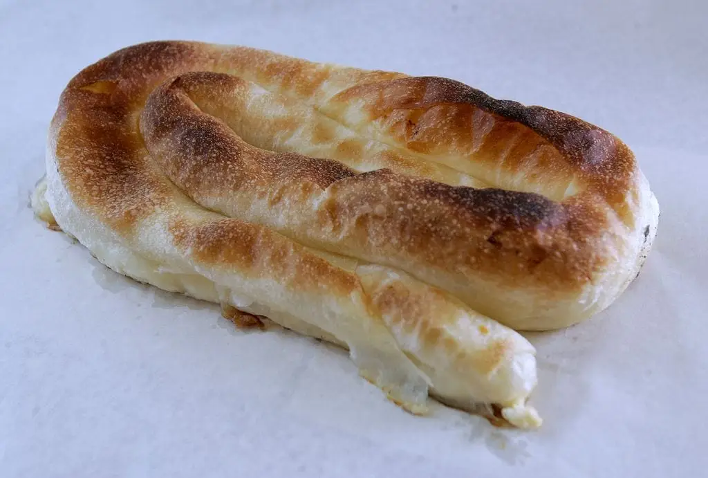 BUREK MED OST