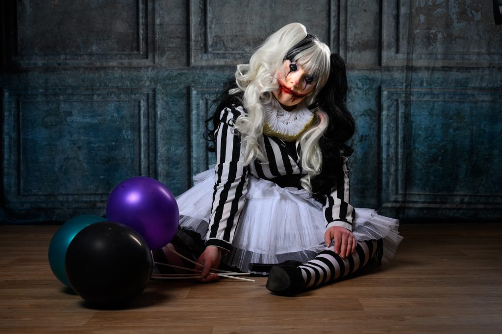 Rosa Black scary clown