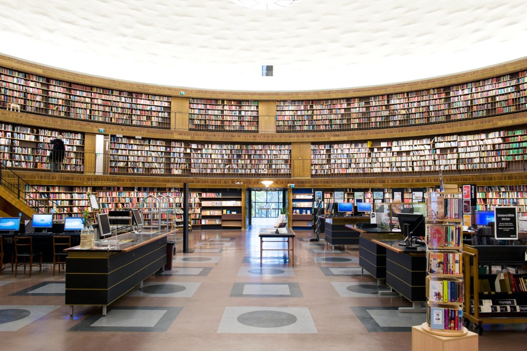 Biblioteken i Sverige är rena hönsgården…