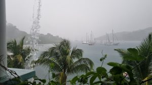 Regnvejr i Linton Bay