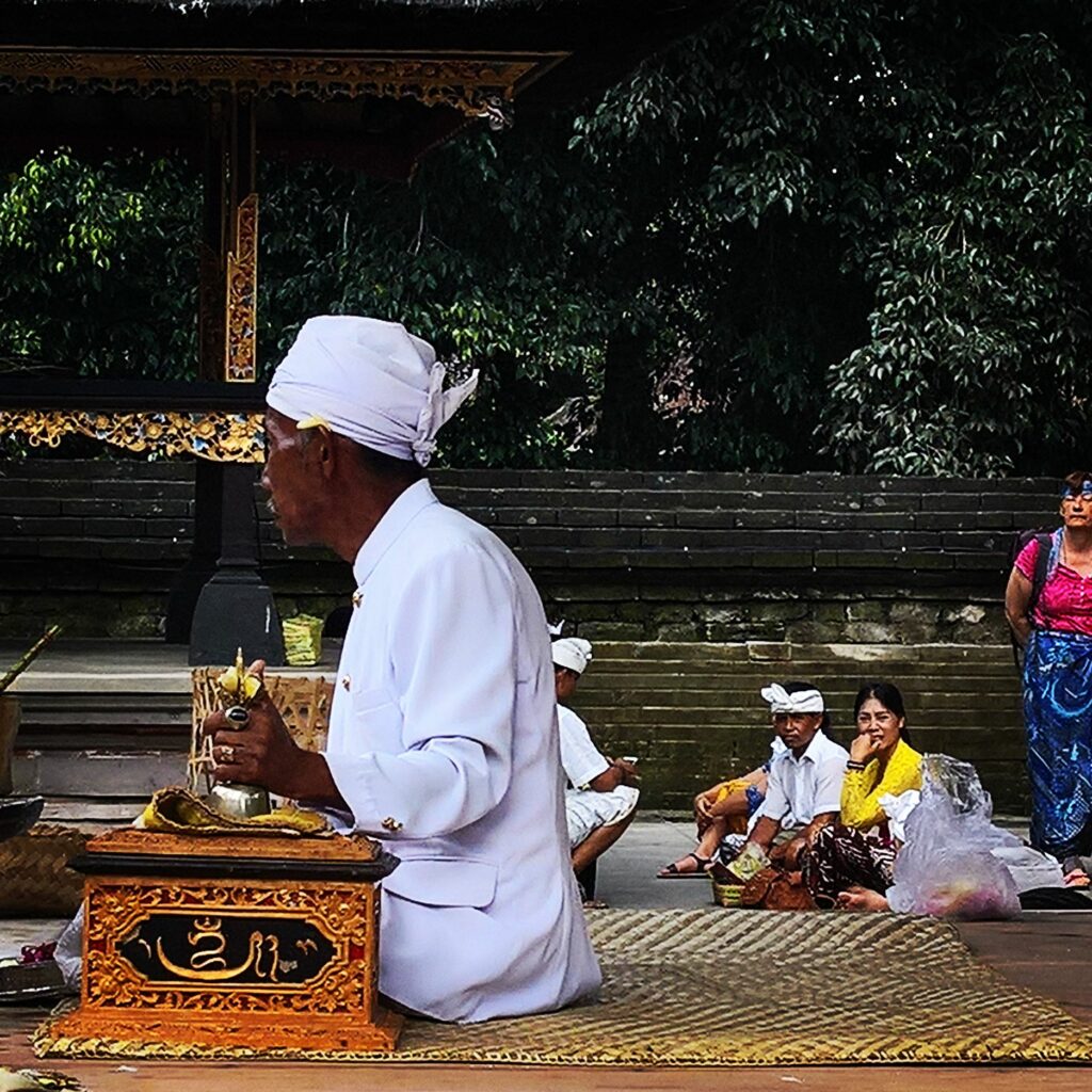 mangku, Bali