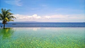 piscine vue sur mer