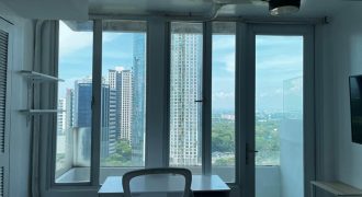 For Rent: Elegant 1 Bedroom with Balcony @ Seibu Tower, BGC | High-Closing Listing