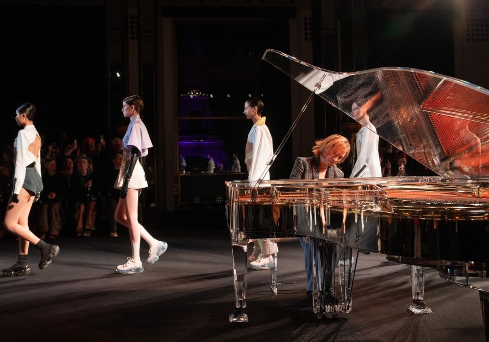 La Maison Yoshiki Paris défile au Palais de Chaillot lors de la Fashion Week