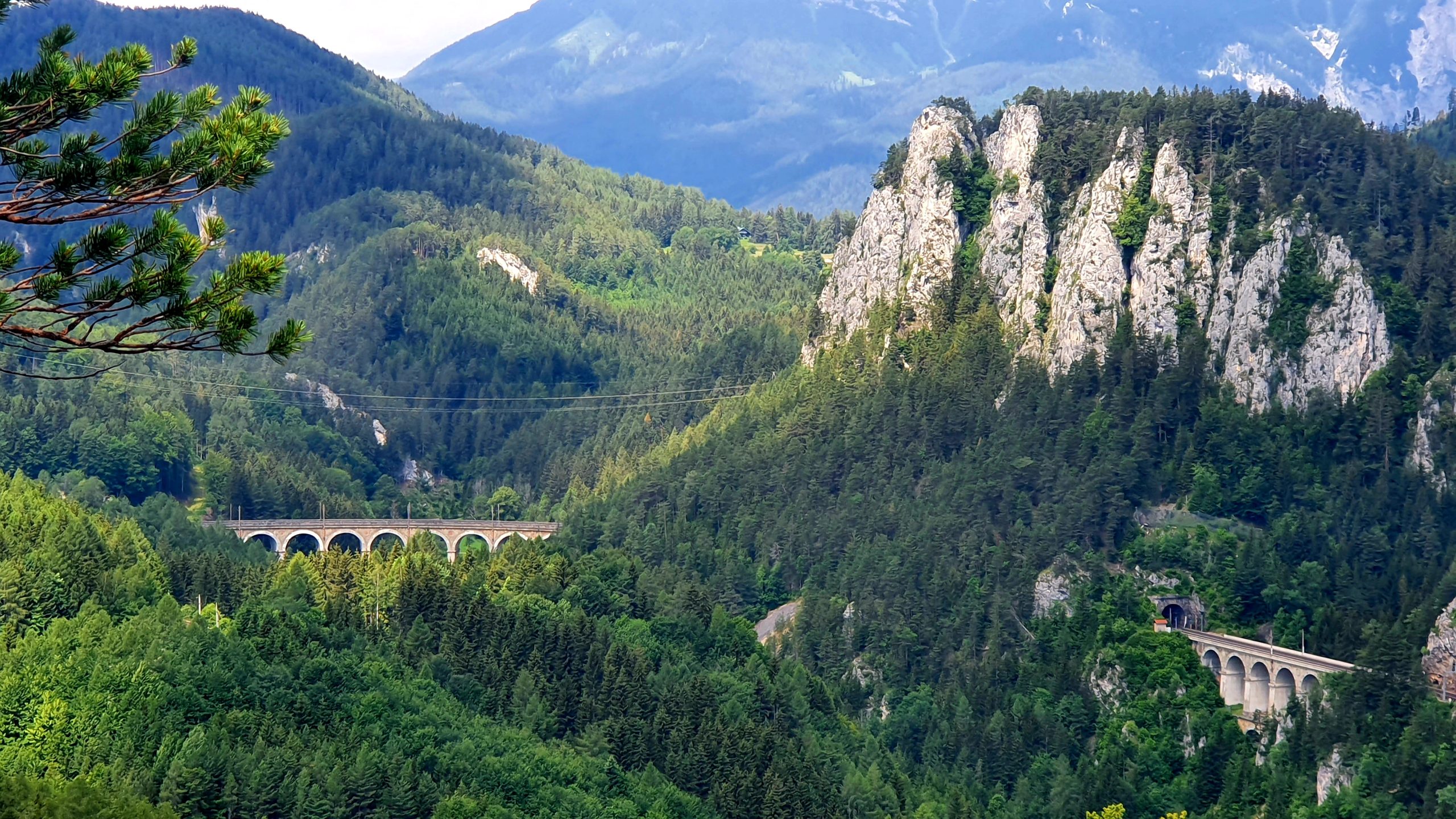 Historische Gebirgsbahn auf den Semmering