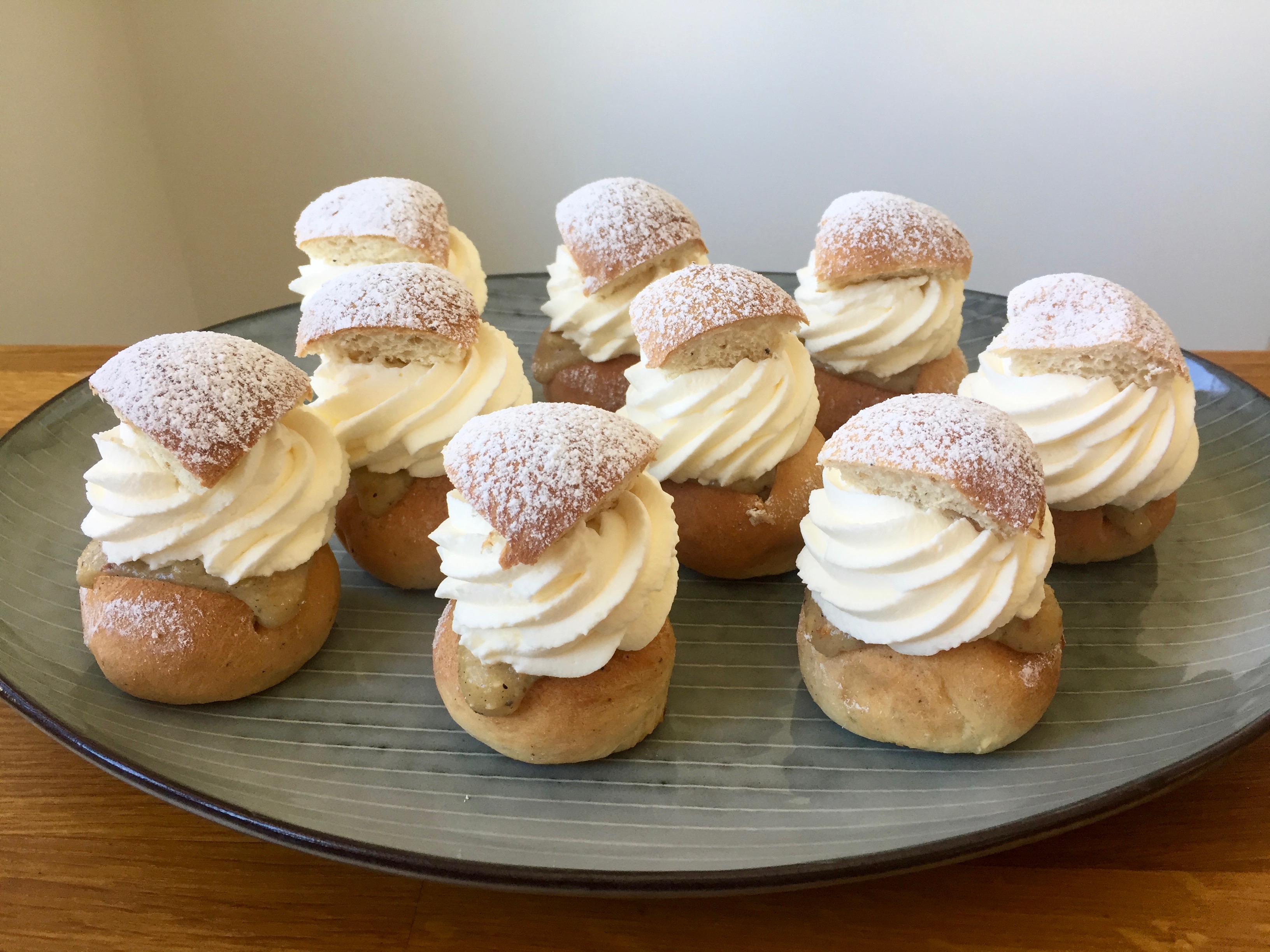 hemgjorda semlor recept