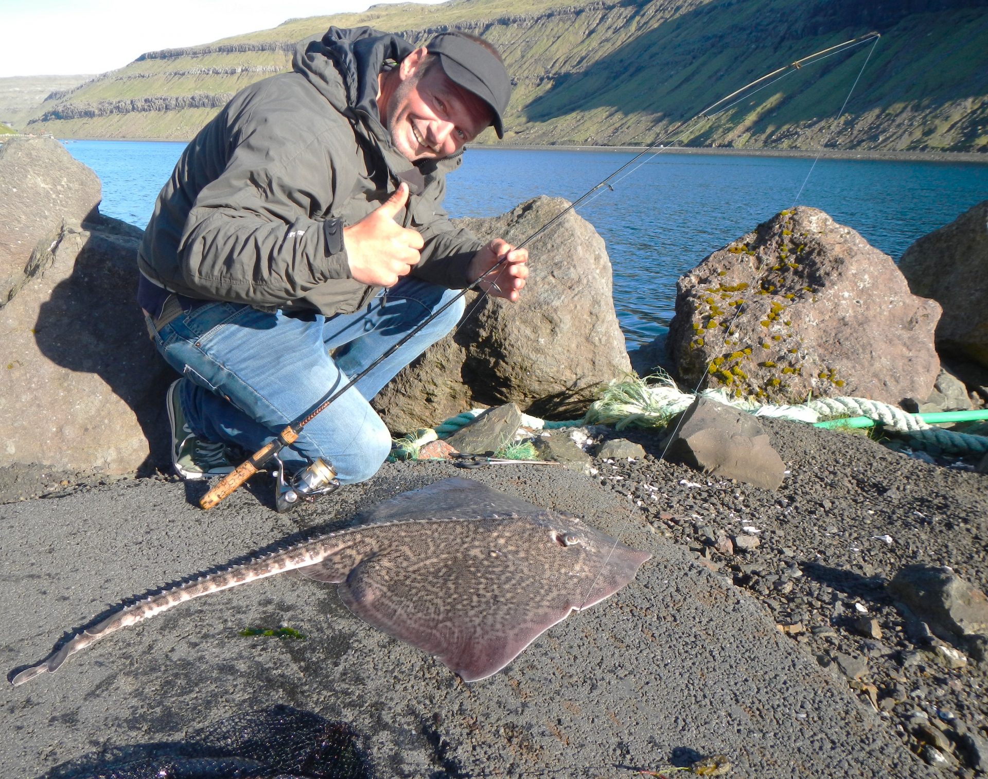 Få fiskepladser til en hel uges fiskeri i Færøerne.