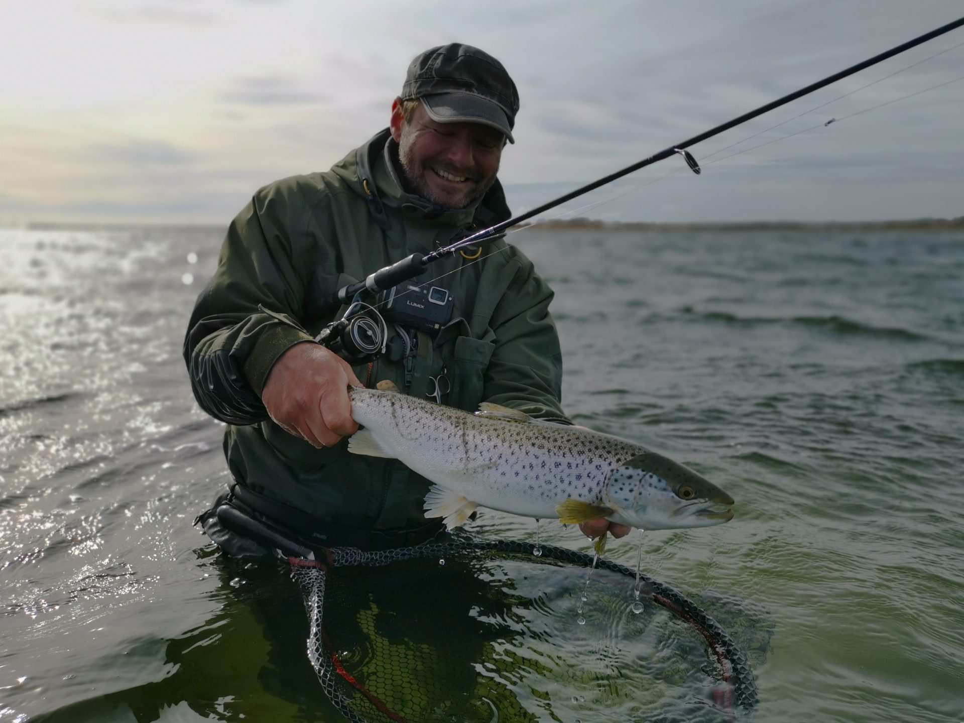 Attrup Havn er et godt sted at dyrke lystfiskeri efter havørreder.