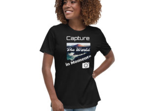 Lockeres Damen-T-Shirt CAPTURE THE WORLD IN MOMENTS