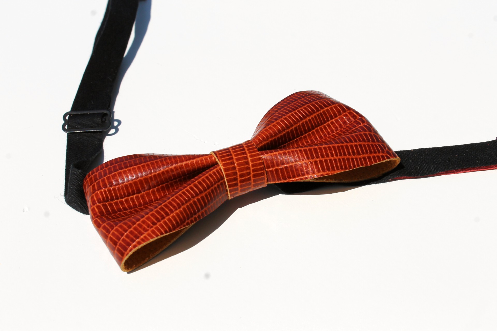 Rødbrun butterfly i skind med Reptilprint - Bow tie til mænd i brunt skind - Billede 8