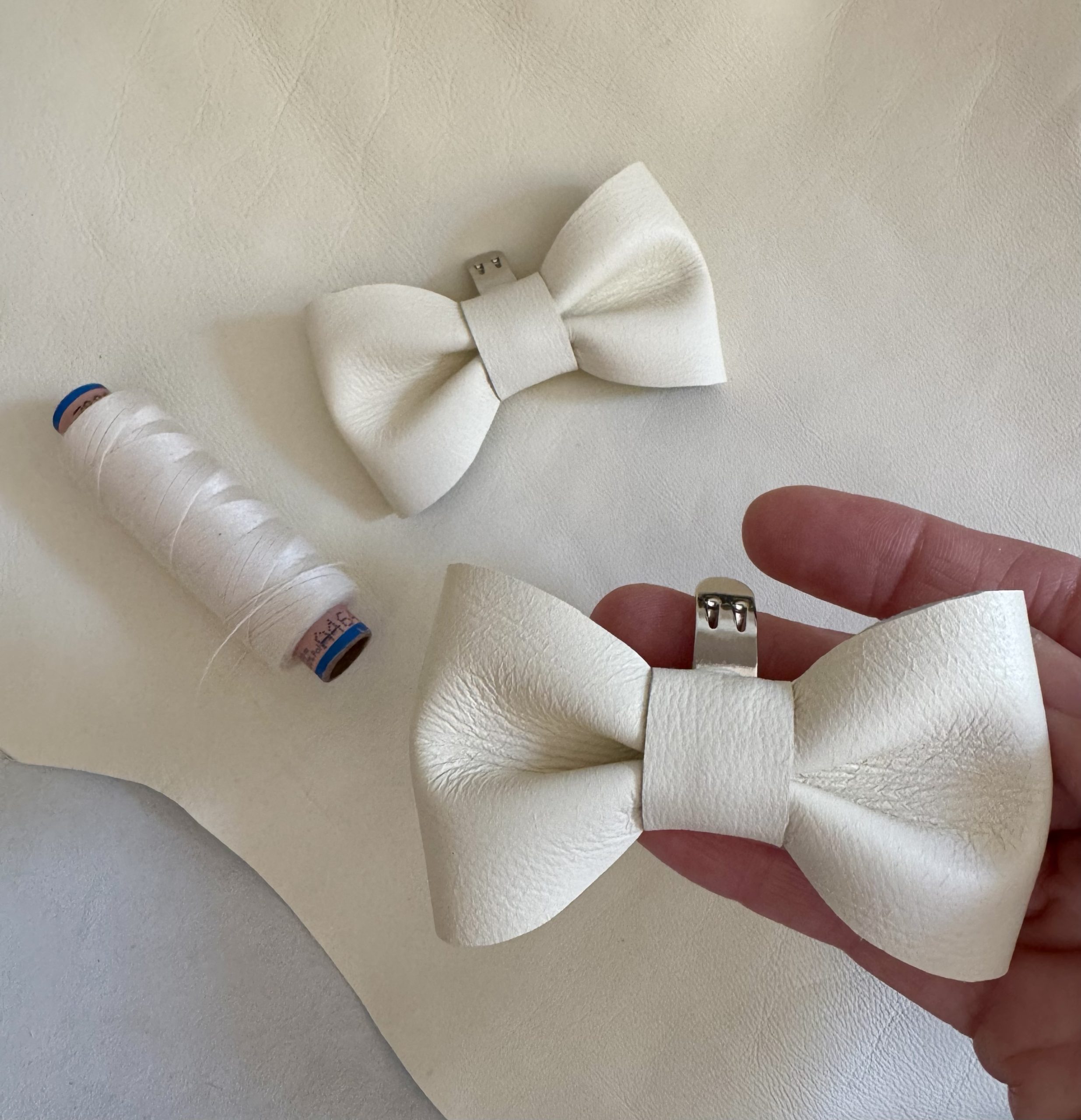 Lyserøde sløjfe sko clips i skind. Custom sløjfe clips - Billede 6