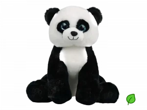 Een knuffel in de vorm van een pandabeer. De teddybeer kreeg de naam Balou de Pandabeer. Rechts onderaan in beeld staat een groen blaadje om aan te tonen dat dit een ecologische knuffel is.