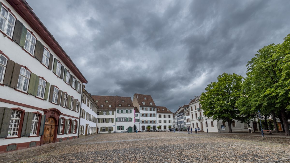 Der Münsterplatz in Basel. Basel