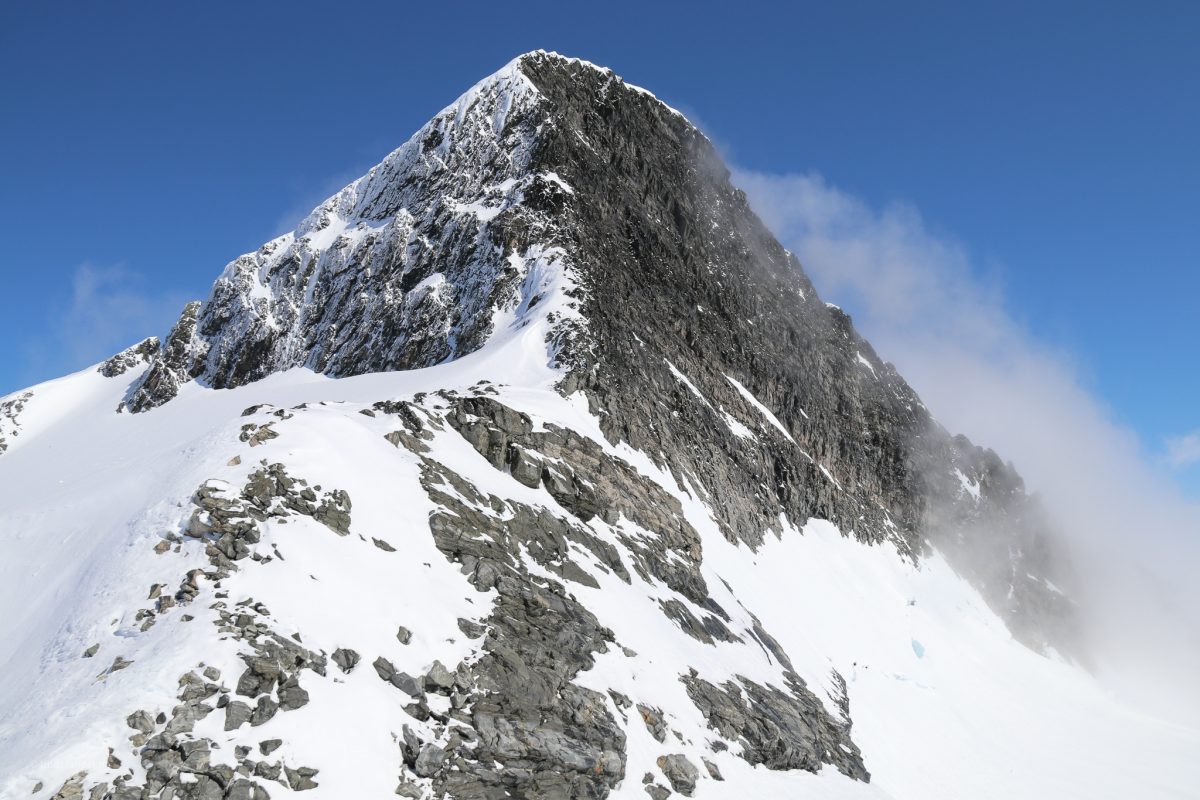 Lodalskåpa at Jostedalsbreen. Jostedalsbreen
