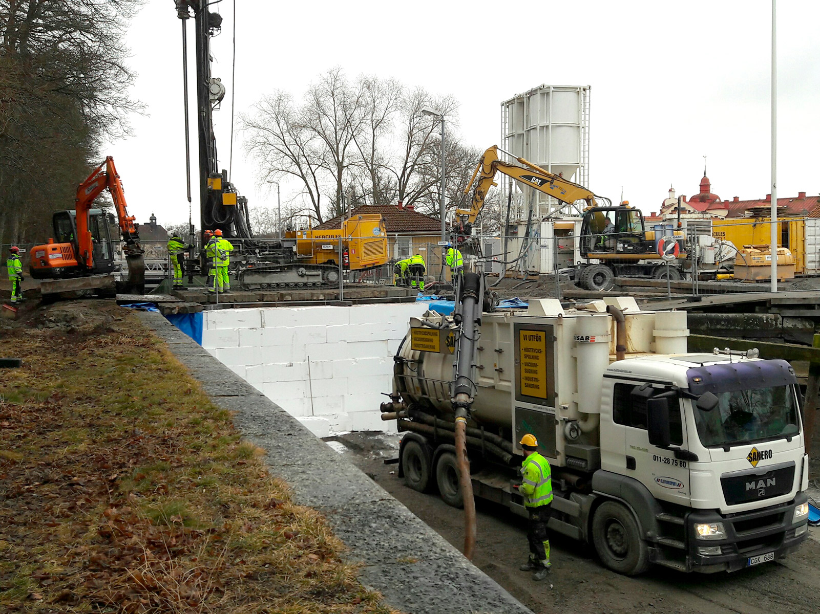 Renovering av slussport i Göta kanal