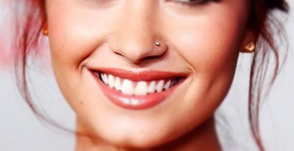 MC] Magazine Chic | Beauté et bijoux : est-ce toujours chic d'avoir un  piercing au nez ?