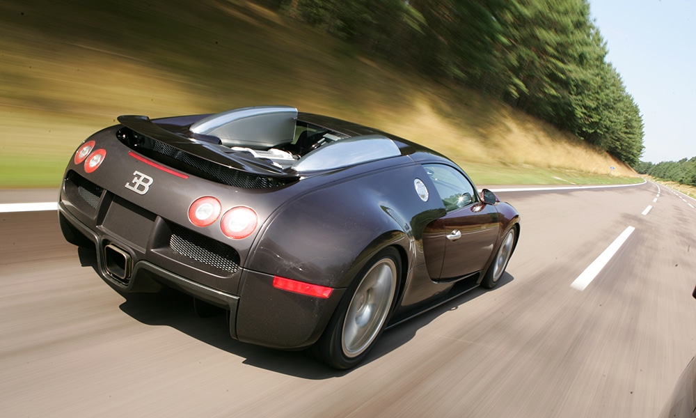 [MC] Magazine Chic - Bugatti Veyron 16.4
