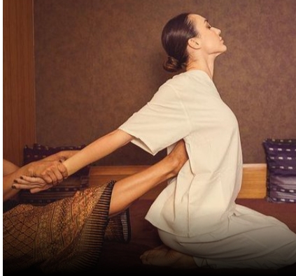 Thai massage stretch en yoga
