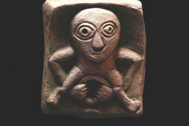 Sheela na Gig carving