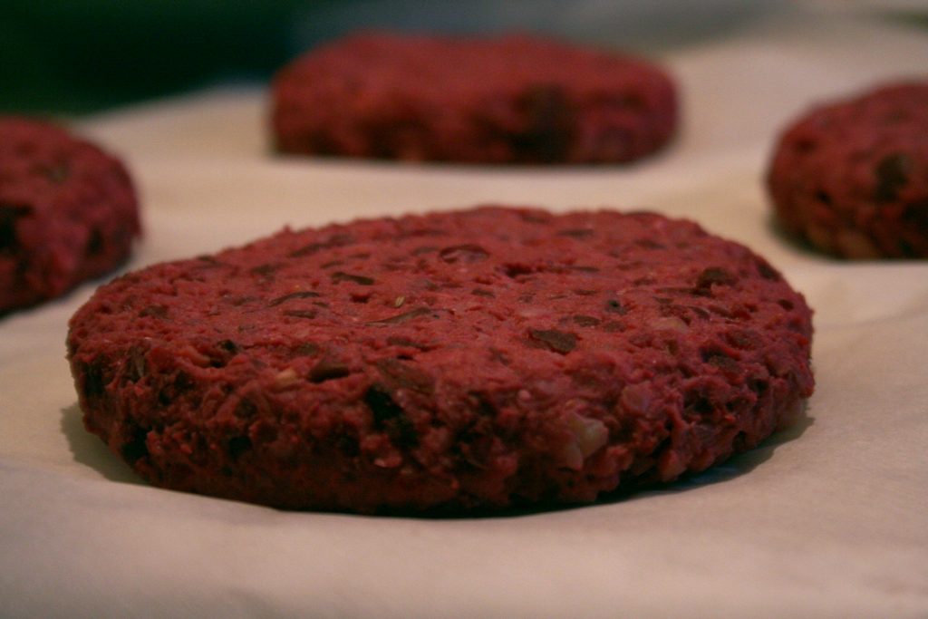 recept voor vegan hamburgers met rode biet