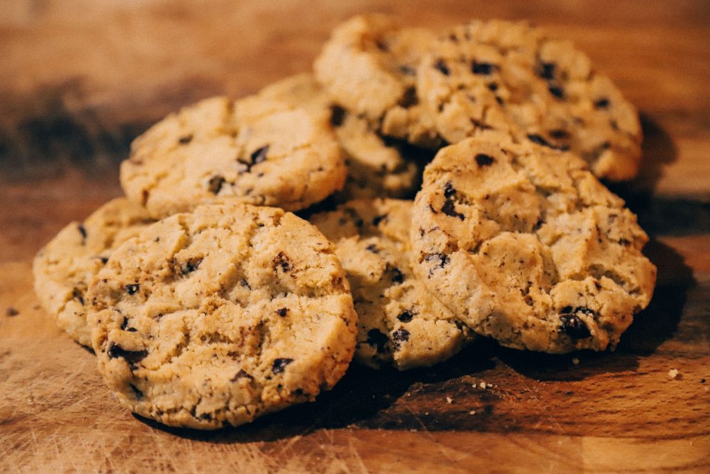 recept om zelf makkelijk vegan chocolate chip koekjes te maken