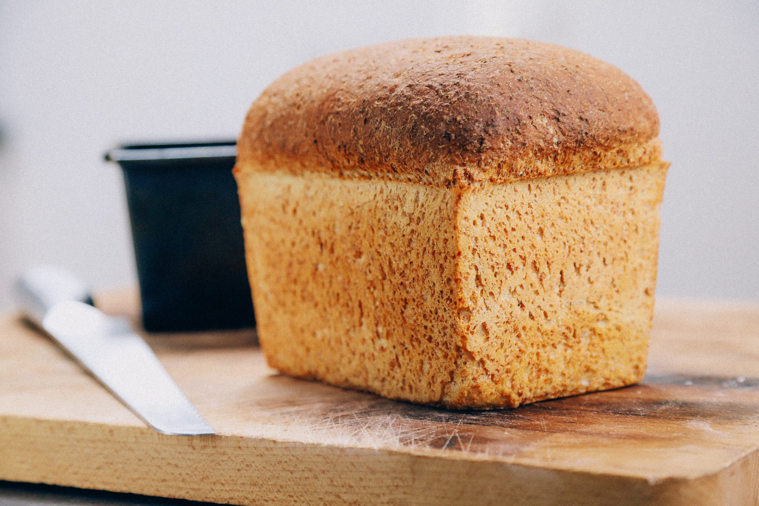 Recept om zelf een volkoren brood te bakken met volledig volkoren tarwemeel