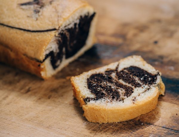 Recept om een makkelijke vegan marmercake met vanille en chocolade te maken