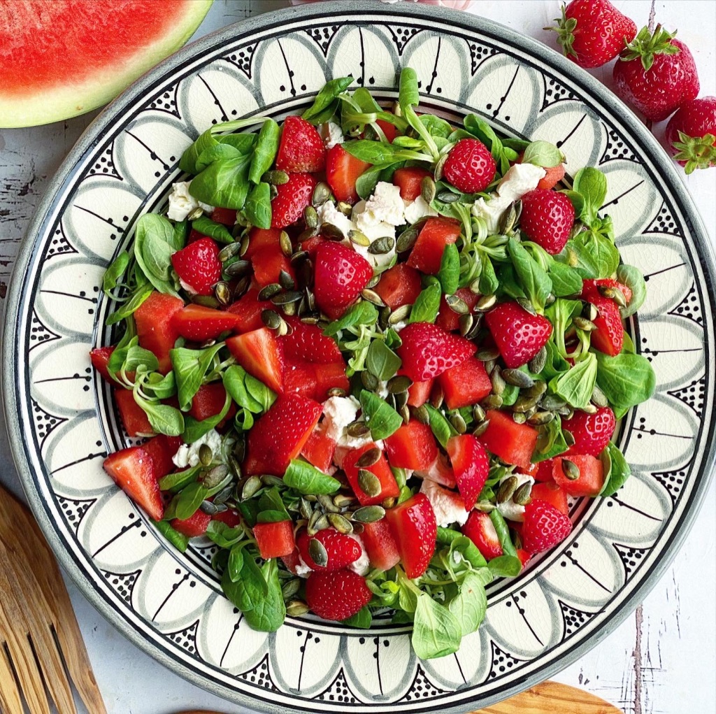 Thorny Luminans familie Salat med jordbær og vandmelon - Majspassion