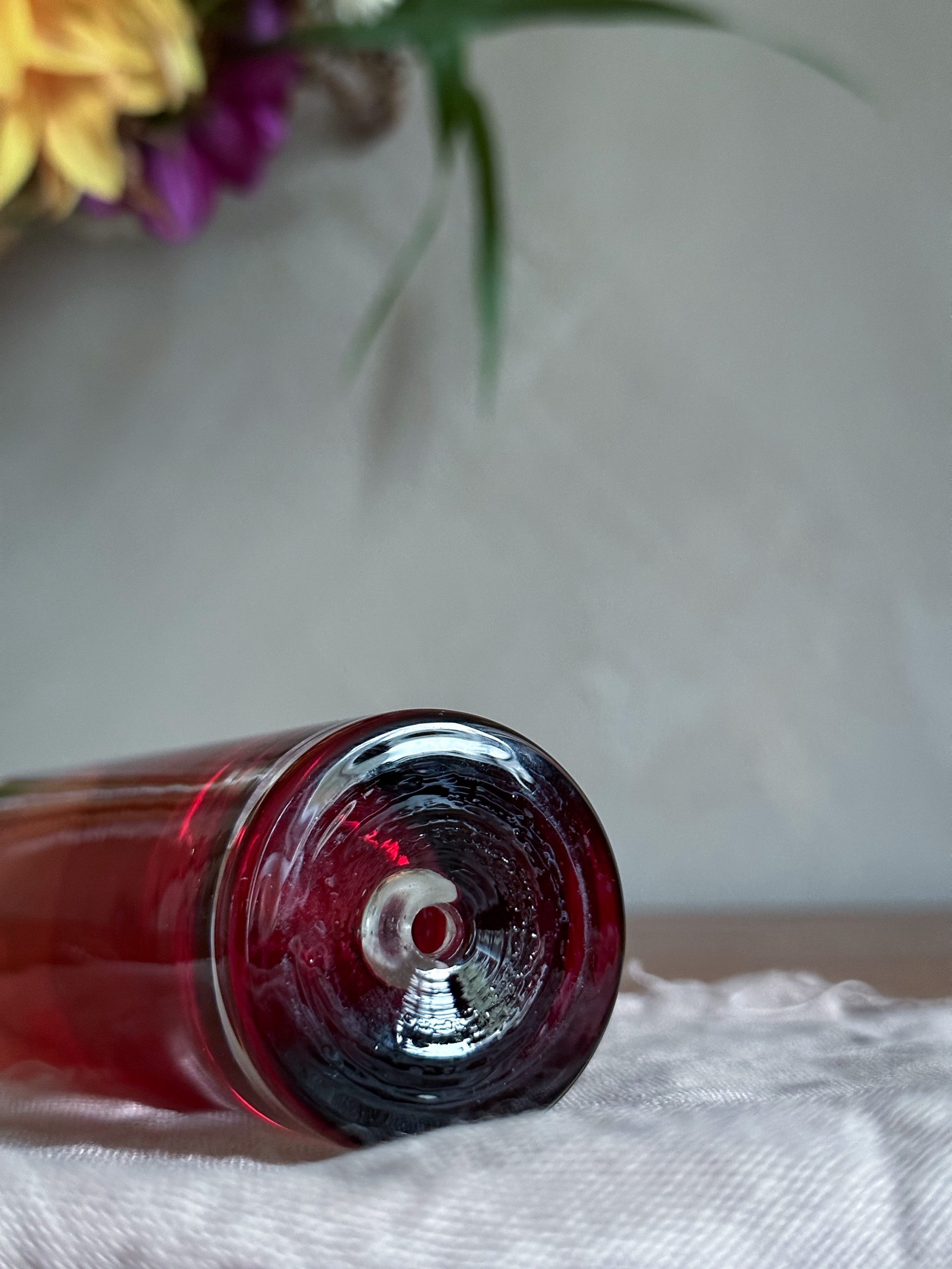 Iittala – Tillskriven Tapio Wirkkala röd glas vas - Malins Vintage