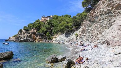 Cala en Cranc är en vacker stenstrand på Mallorca