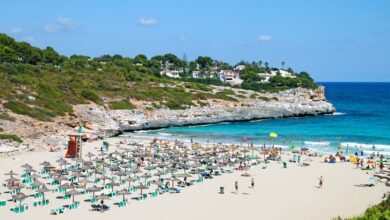 Stränder vid semesterorten Cala Mendia på Mallorca