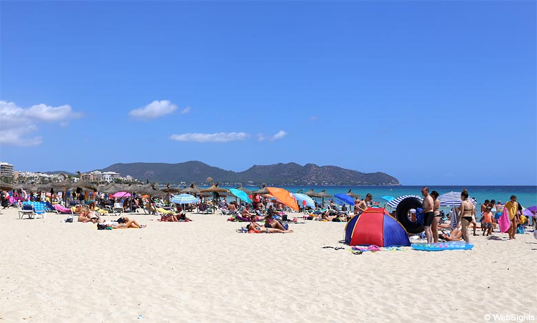 Cala Millor har en stor og meget børnevenlig strand.