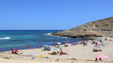 Cala Mitjana Strand