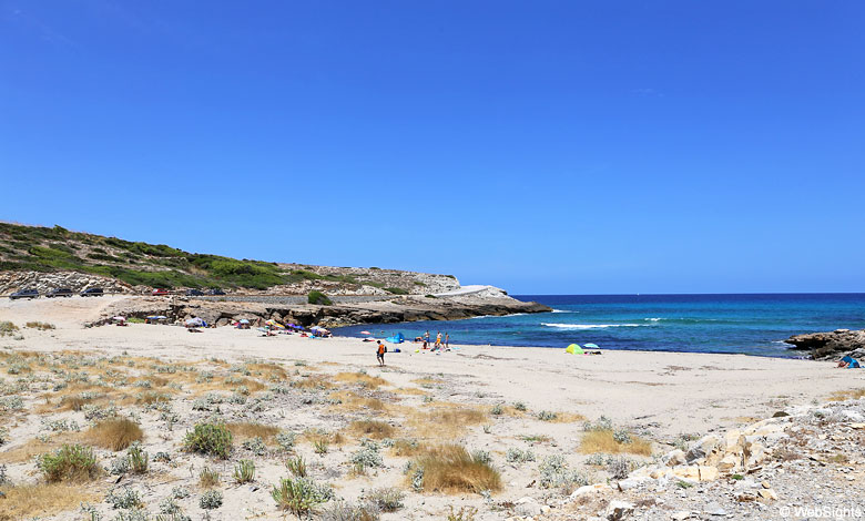 Cala Mitjana Strand