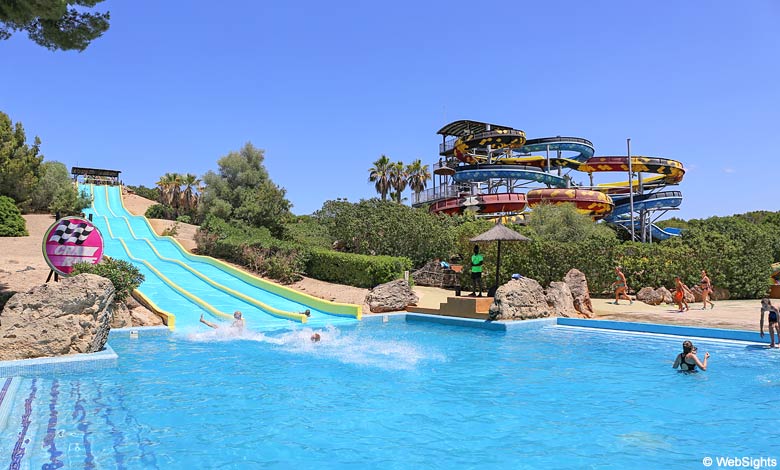 Wasserrutschen im Aqualand el Arenal auf Mallorca