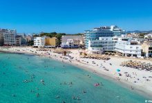 Stranden i feriebyen S'Illot på Mallorca