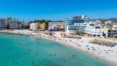 The beach in the holiday resort of S’Illot on Mallorca