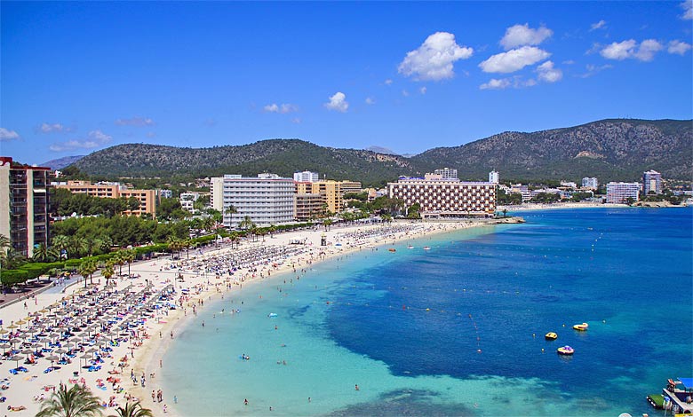 Feriestedet Palma Nova på Mallorca er et paradis for både familier og par