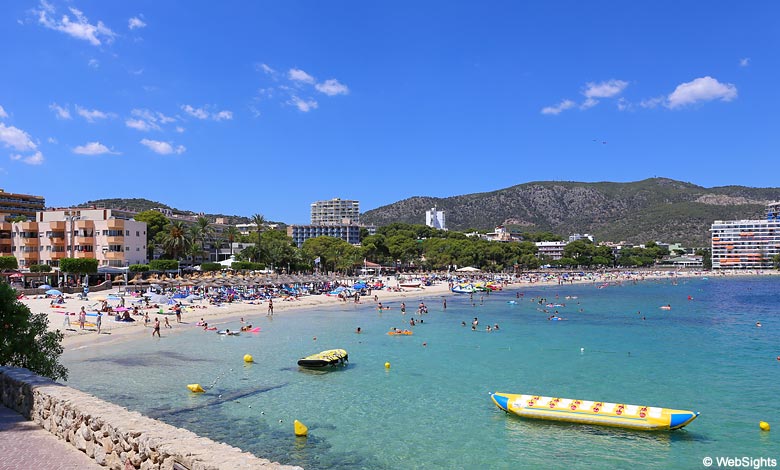 Playa de Palma Nova är den största stranden i semesterorten Palma Nova på Mallorca