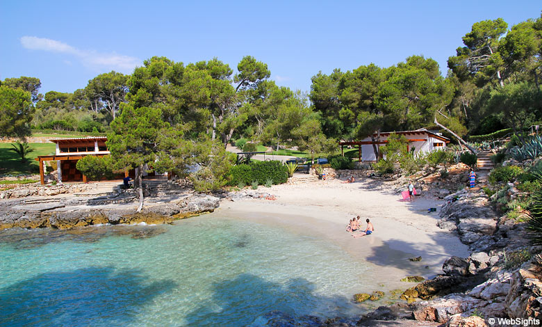 Cala Mitjana strand