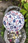 Hvid keramik frugtskål med farverige blomstermotiver. Håndlavet tyrkisk design