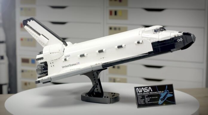 LEGO NASA Space Shuttle Discovery